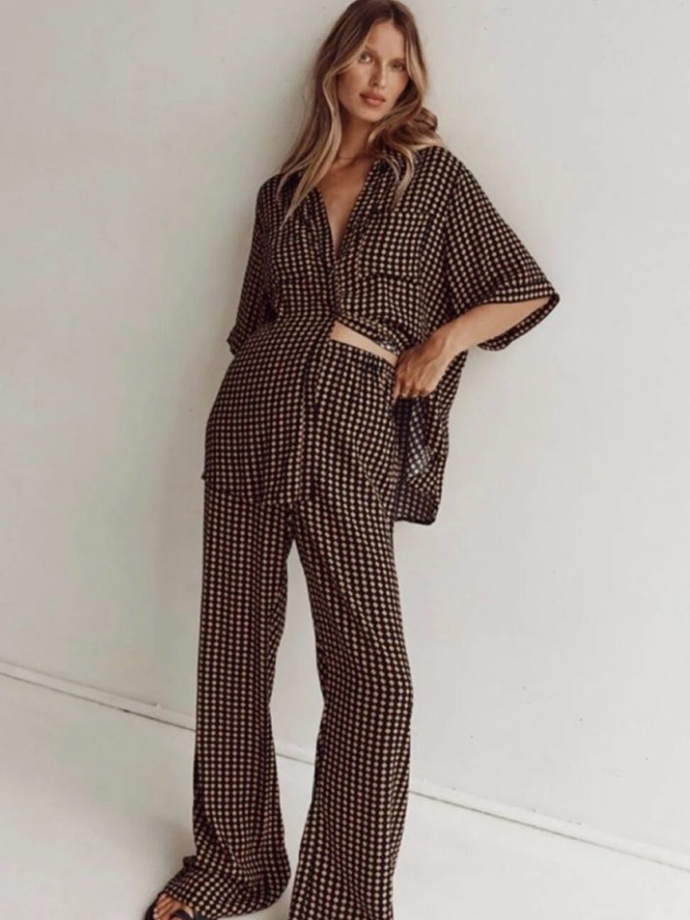 DISSH Black and Tan Geometric Button-Front Short Sleeve chic vacation set